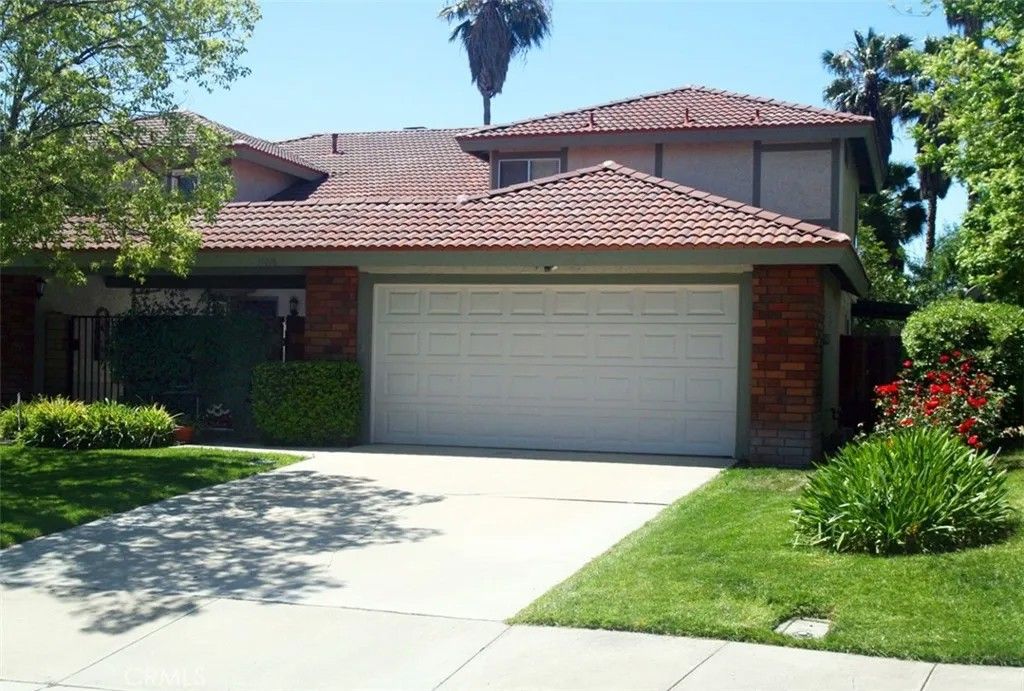 Photo of 15816 Cindy Court, Canyon Country, CA 91387 (MLS # SR26104813)