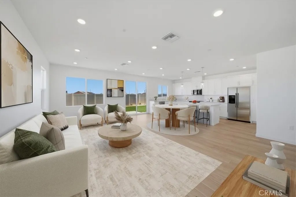3265 E Avenue J-4