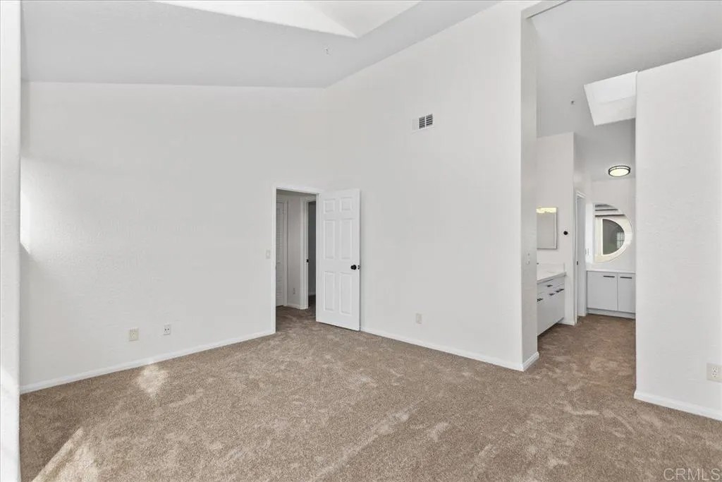 835 N Cleveland Street E