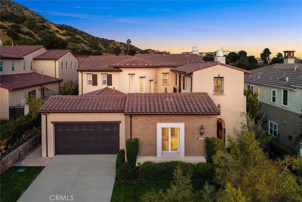 Photo of 510 E Viewcrest, Azusa, CA 91702 (MLS # AR26083808)