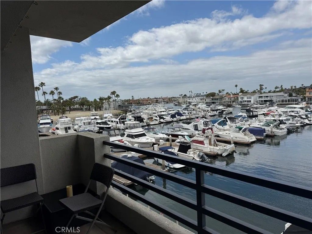 Photo of 4165 Warner Avenue, Huntington Beach, CA 92649 (MLS # OC26095989)