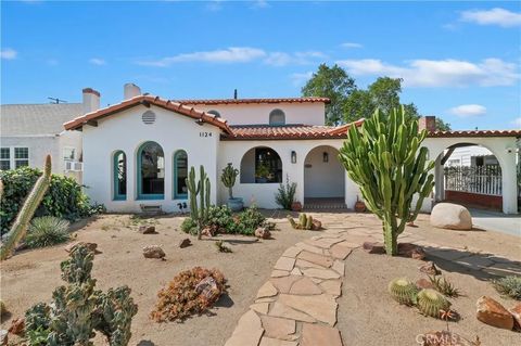 Photo of 1124 S Vicentia Ave, Corona, CA 92882 (MLS # IG26053888)