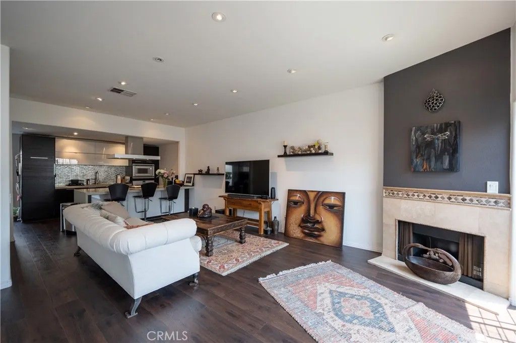 Photo of 1424 26th St #2, Santa Monica, CA 90404 (MLS # OC25269379)