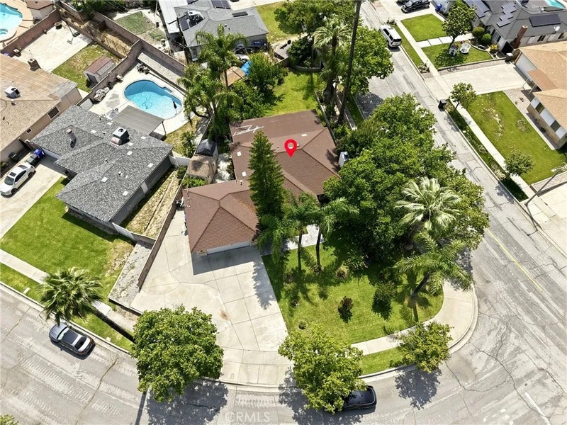 3954 Garden