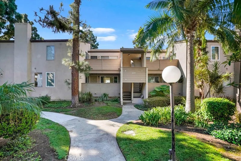 1270 Cabrillo Park