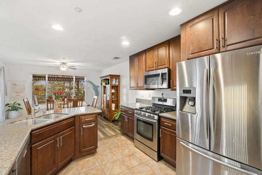 Photo of 1783 Cottonwood Dr, Vista, CA 92081 (MLS # 260008697)