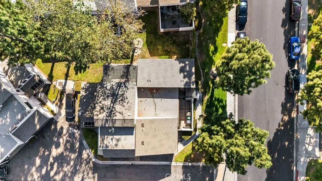 409 N Via Roma