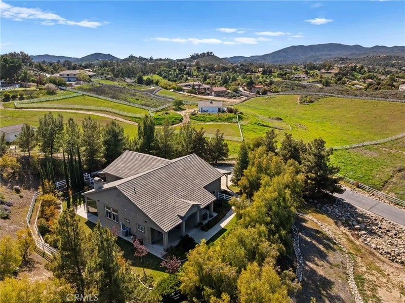 38565 Celine Cove