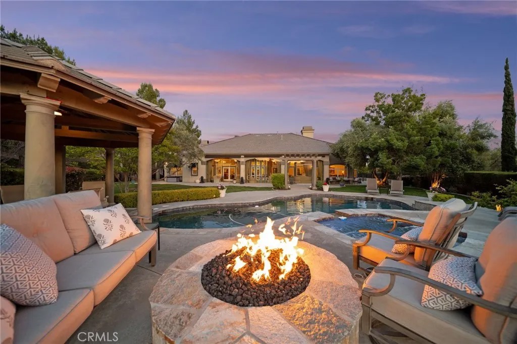 38565 Celine Cove
