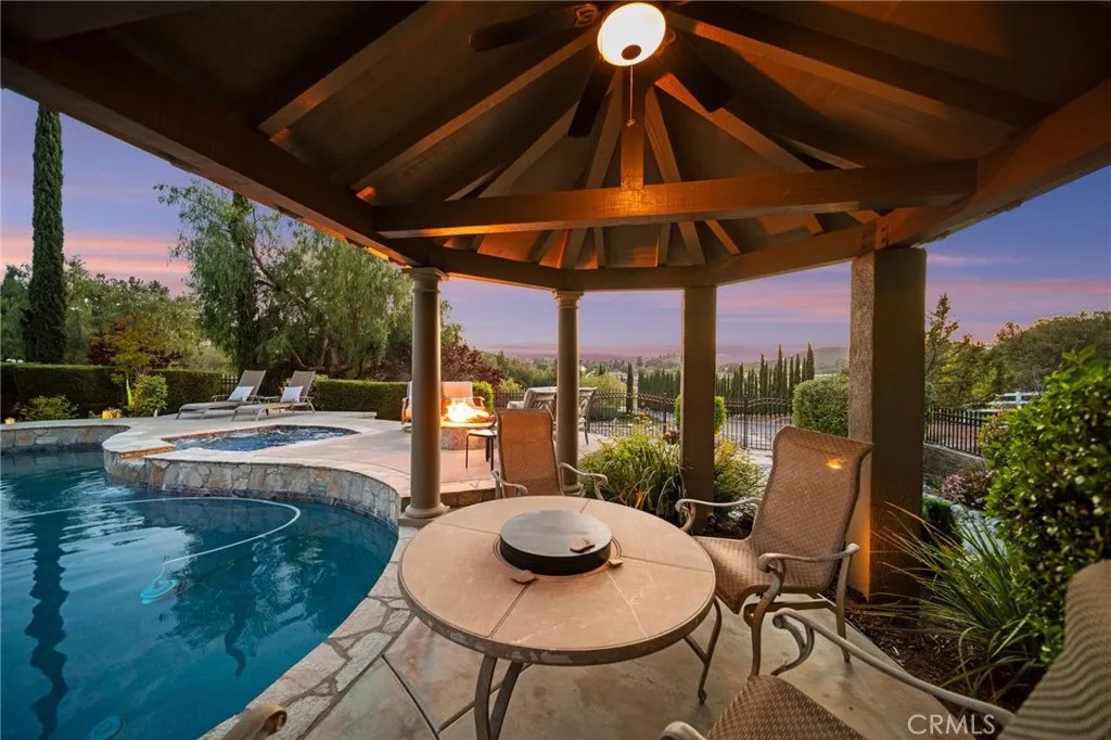 38565 Celine Cove
