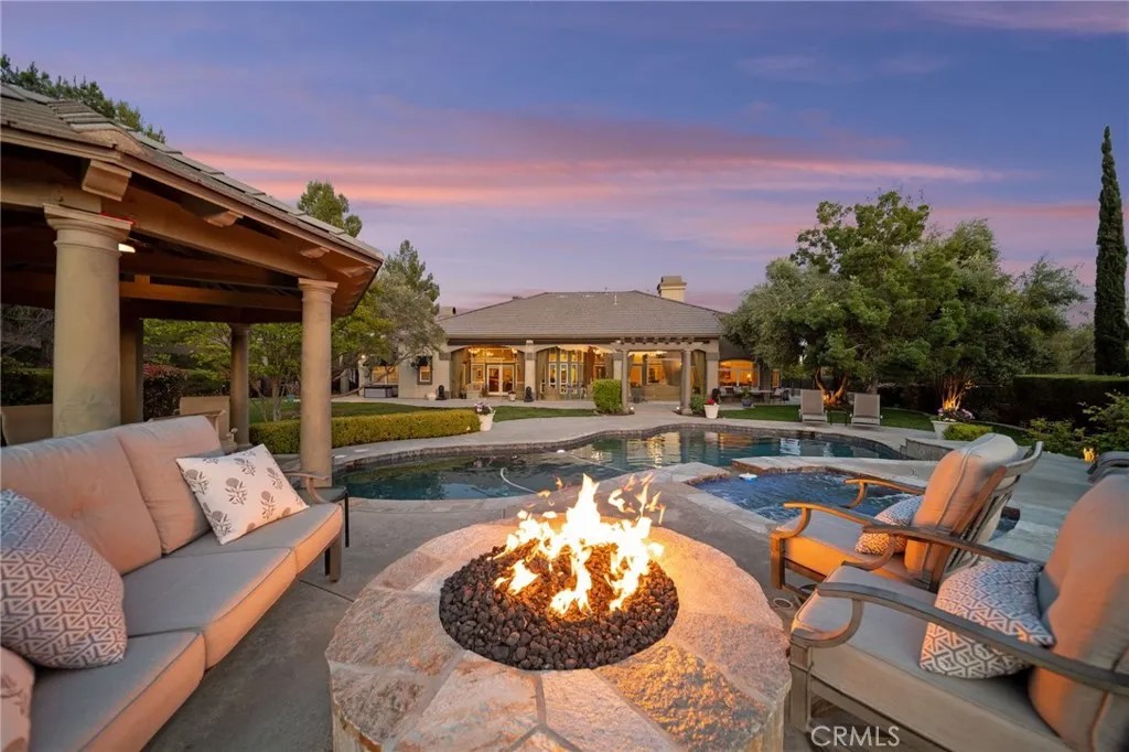 38565 Celine Cove