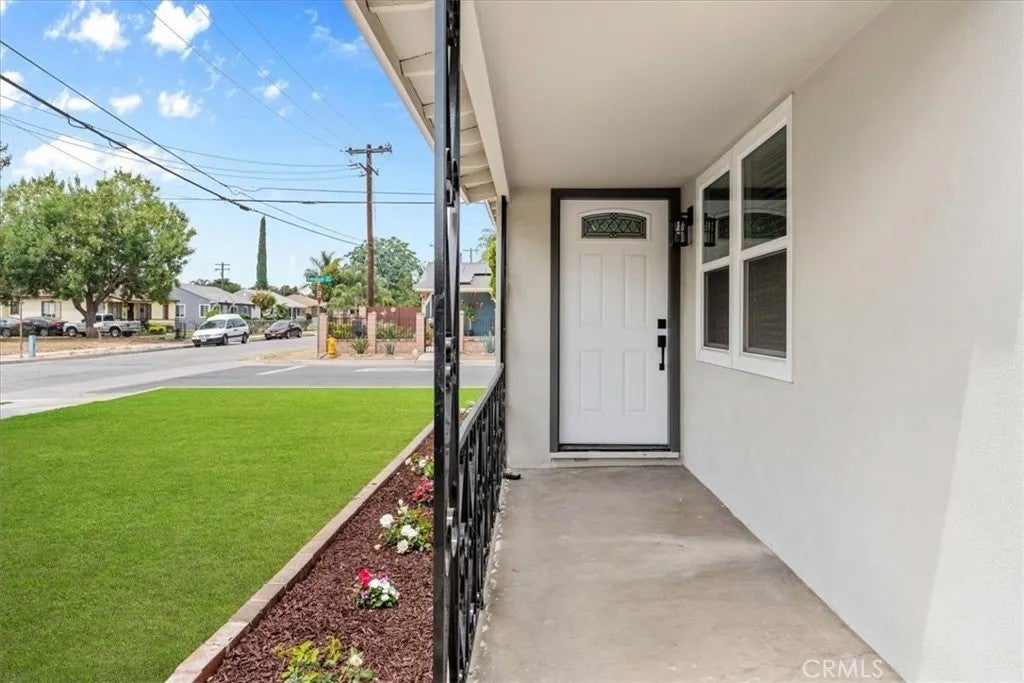 1162 W 17th