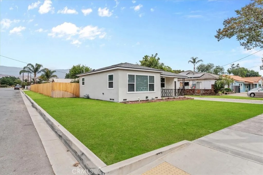 1162 W 17th