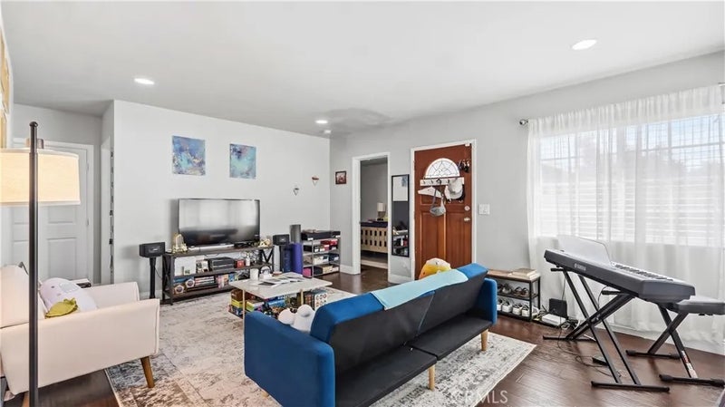 28 W Ramona Road