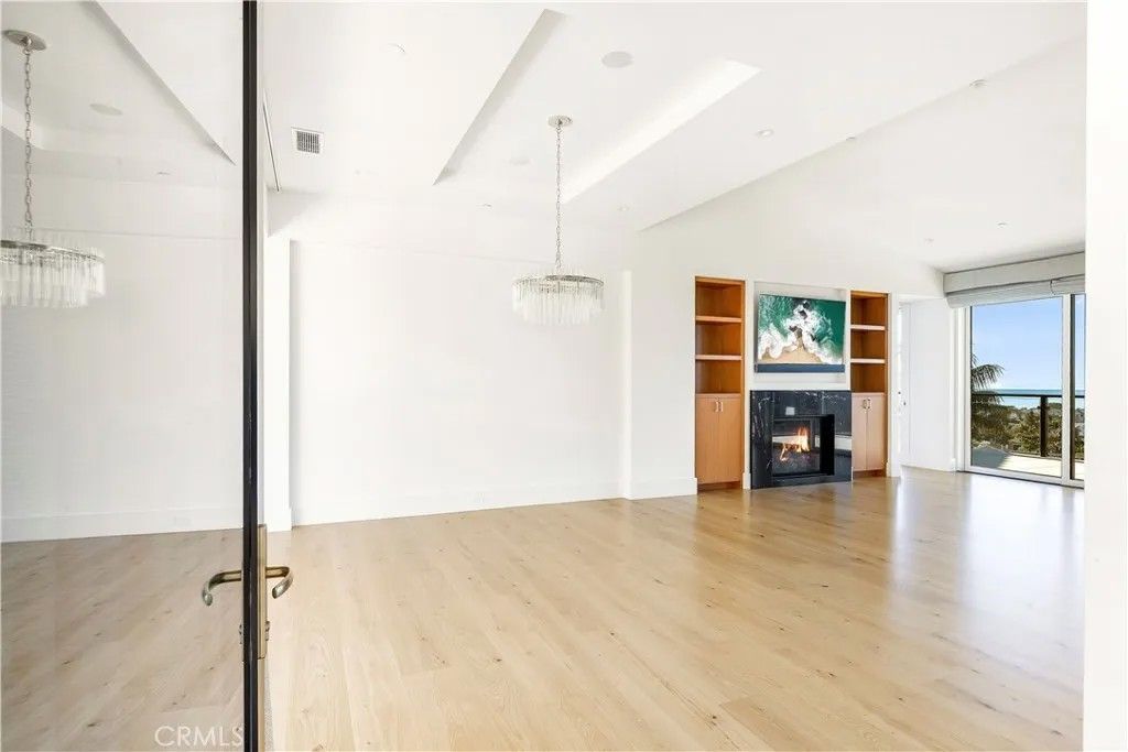 Photo of 420 Emerald Bay, Laguna Beach, CA 92651 (MLS # LG26012914)