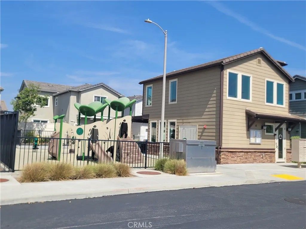Photo of 13 Edgemont Way, Compton, CA 90221 (MLS # IN26082916)