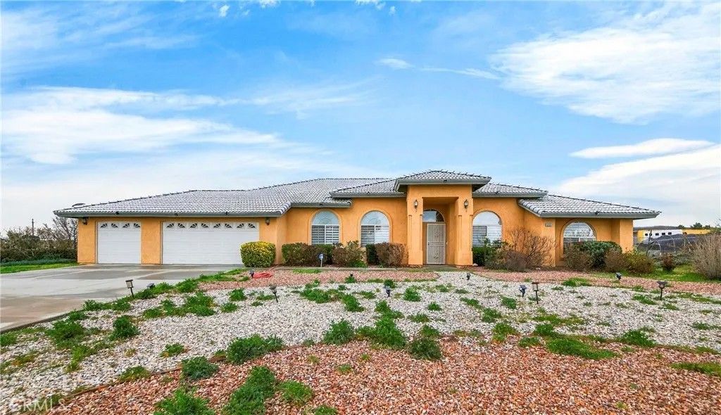 Photo of 5635 Hollister Rd, Phelan, CA 92371 (MLS # PW26034321)