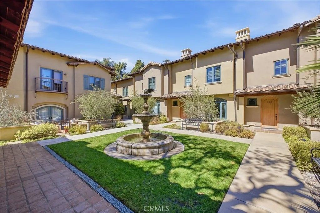 Photo of 168 S Sierra Madre Blvd #301, Pasadena, CA 91107 (MLS # AR26055192)