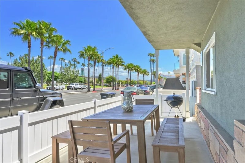 1733 W Balboa Boulevard