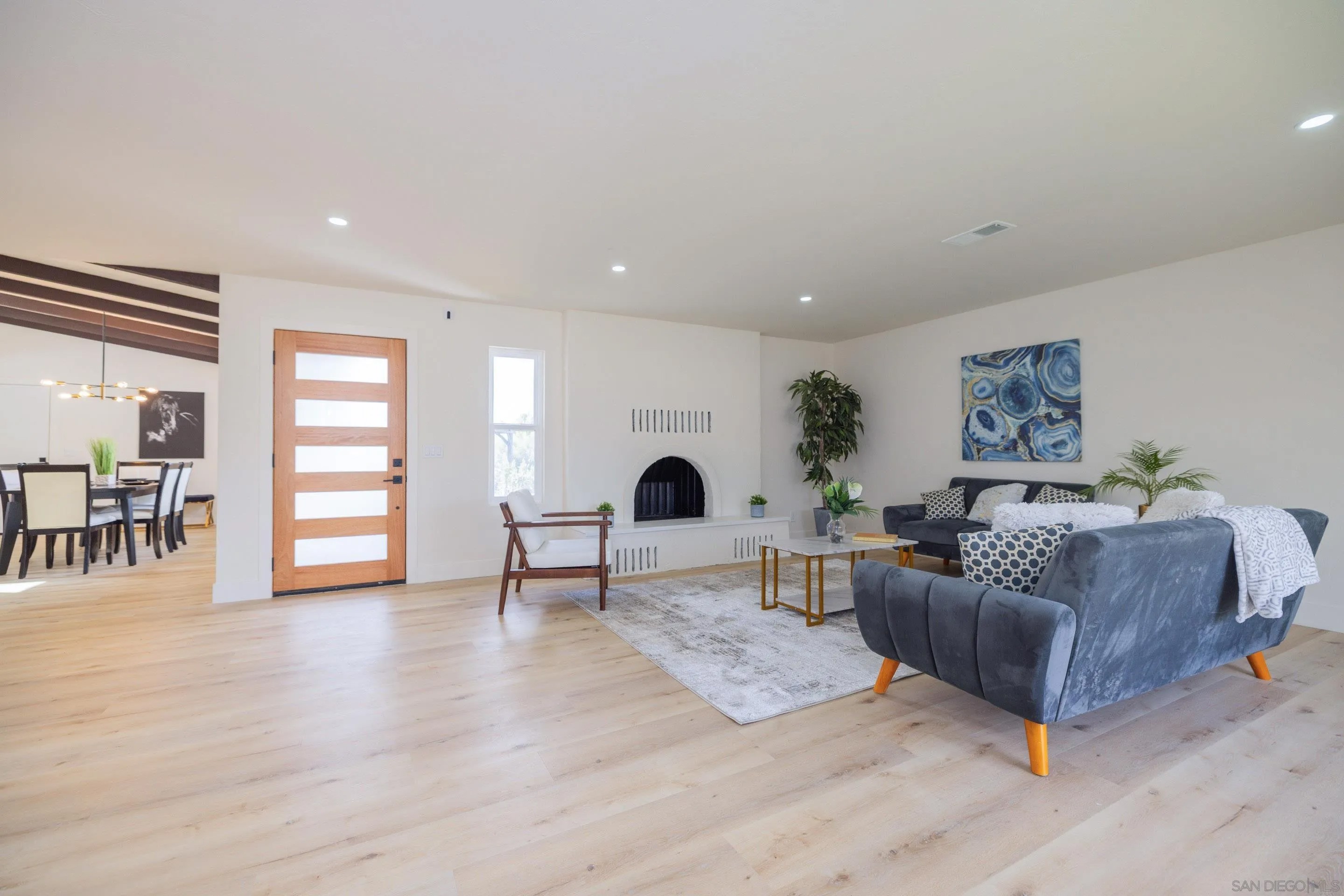 807 Poinsettia Ave