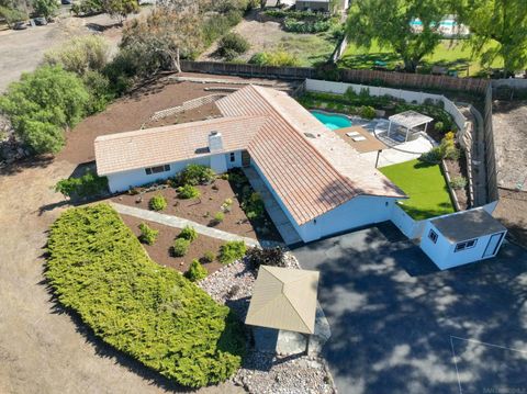 807 Poinsettia Ave Vista CA 92081