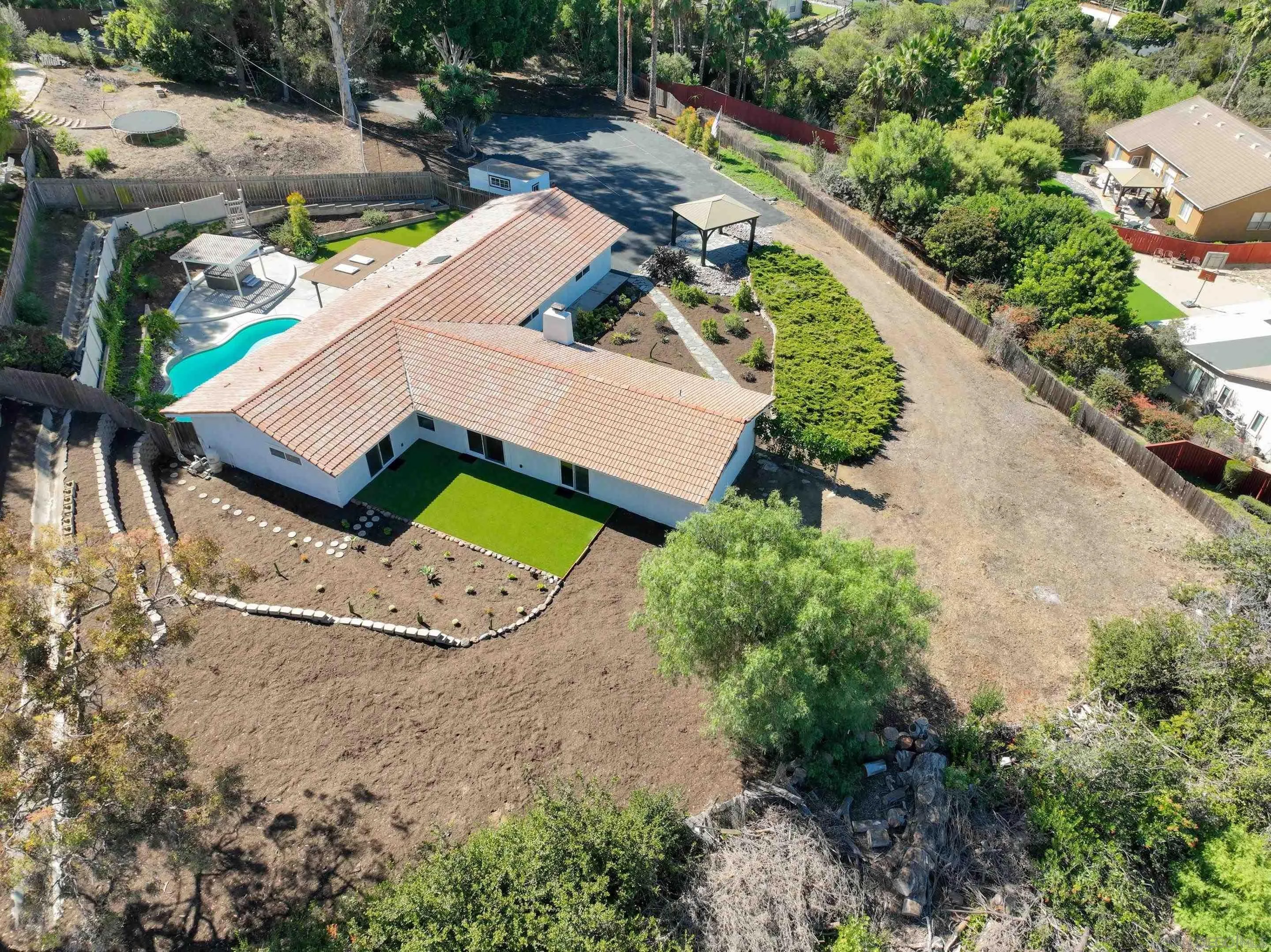 807 Poinsettia Ave