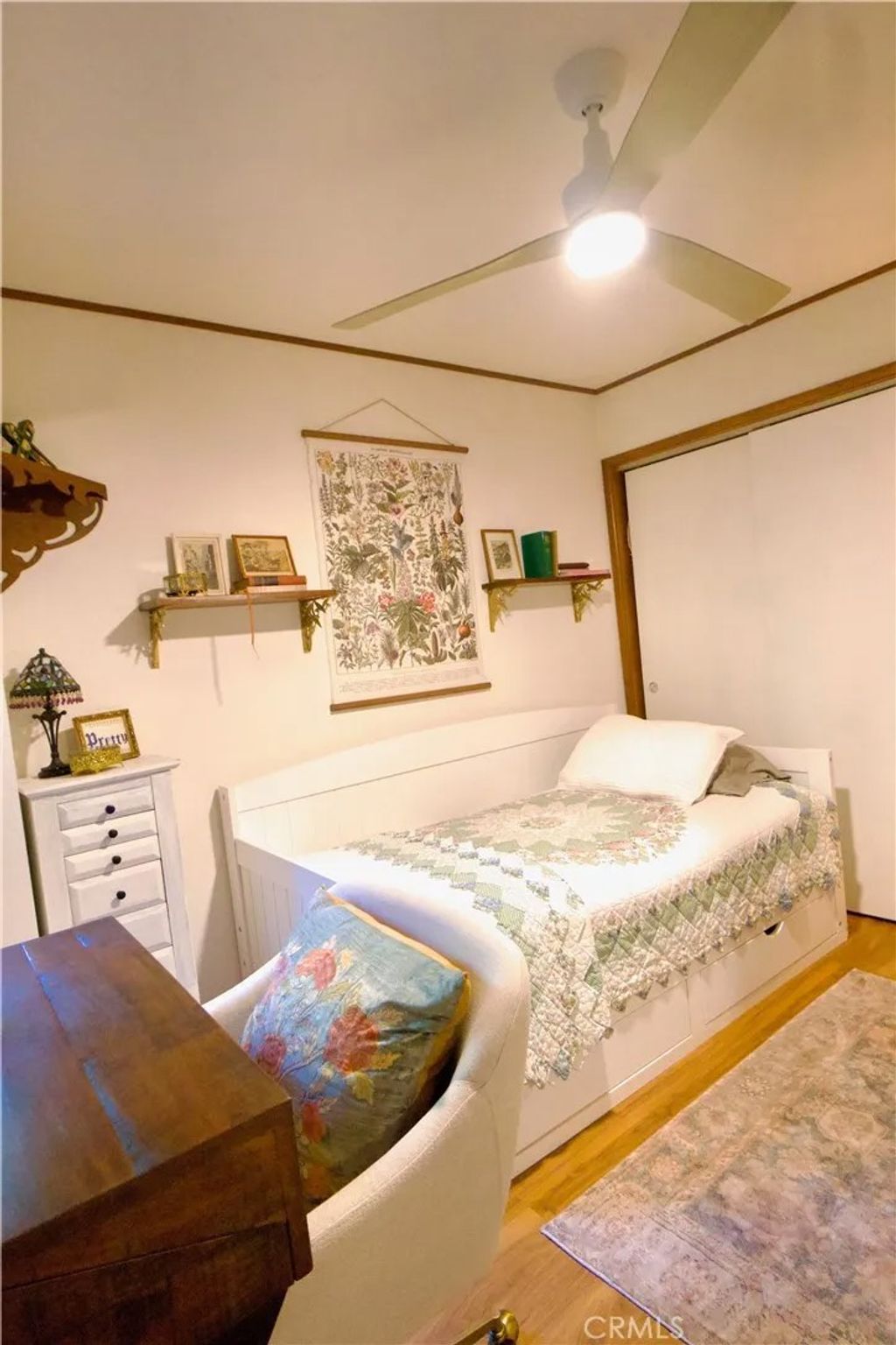 Photo of 832 Community Dr, Lake Arrowhead, CA 92352 (MLS # IG25248568)