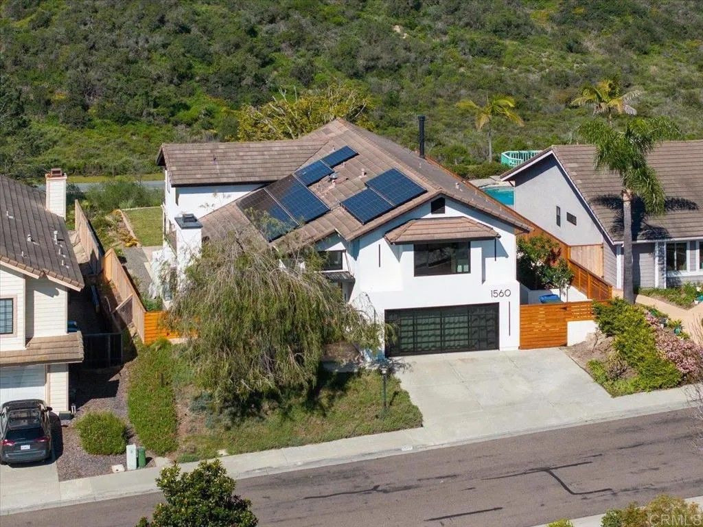 Photo of 1560 Hawk View Dr, Encinitas, CA 92024 (MLS # NDP2602425)