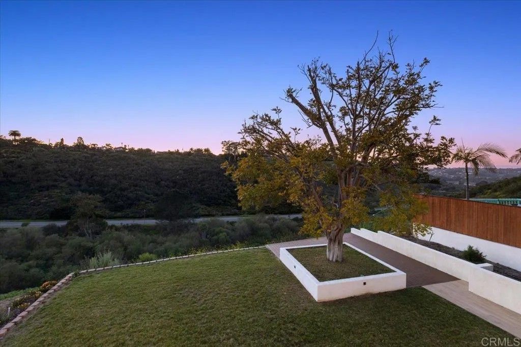 Photo of 1560 Hawk View Dr, Encinitas, CA 92024 (MLS # NDP2602425)