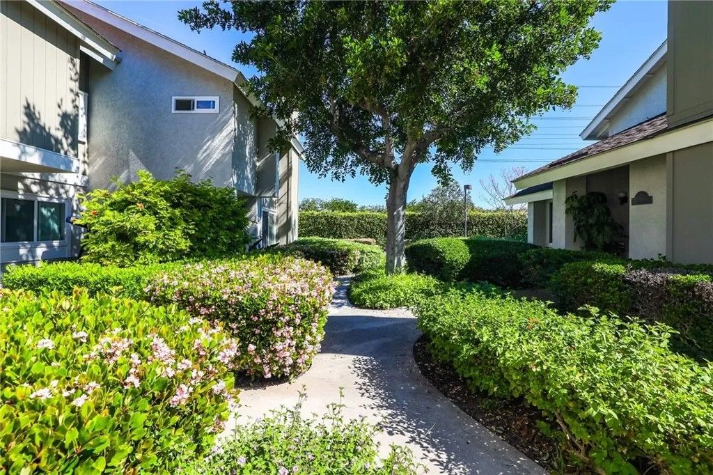 Photo of 10 Goldenbush, Irvine, CA 92604 (MLS # OC26056761)