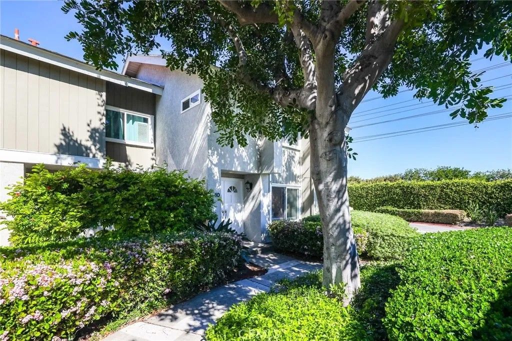 Photo of 10 Goldenbush, Irvine, CA 92604 (MLS # OC26056761)