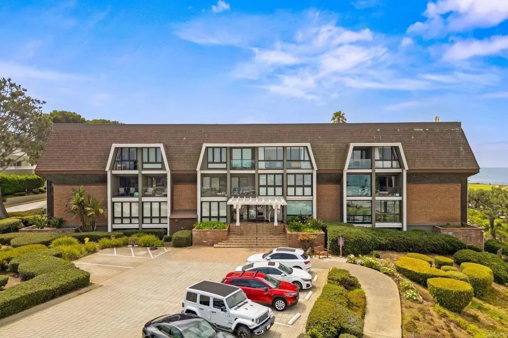 1552 Camino Del Mar 401