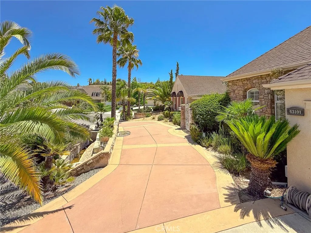 43097 Calle Camellia