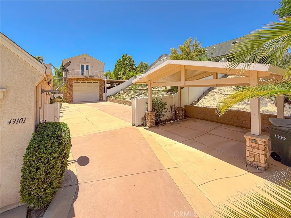 43097 Calle Camellia