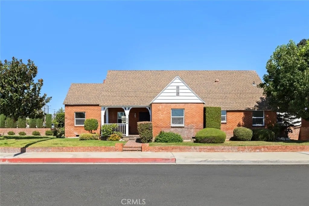 694 W Orange Grove