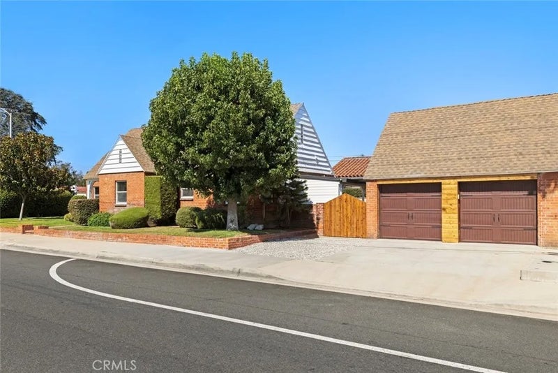 694 W Orange Grove