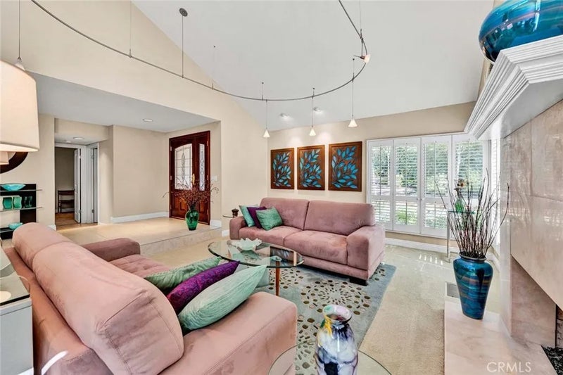 22431 Forest Hill