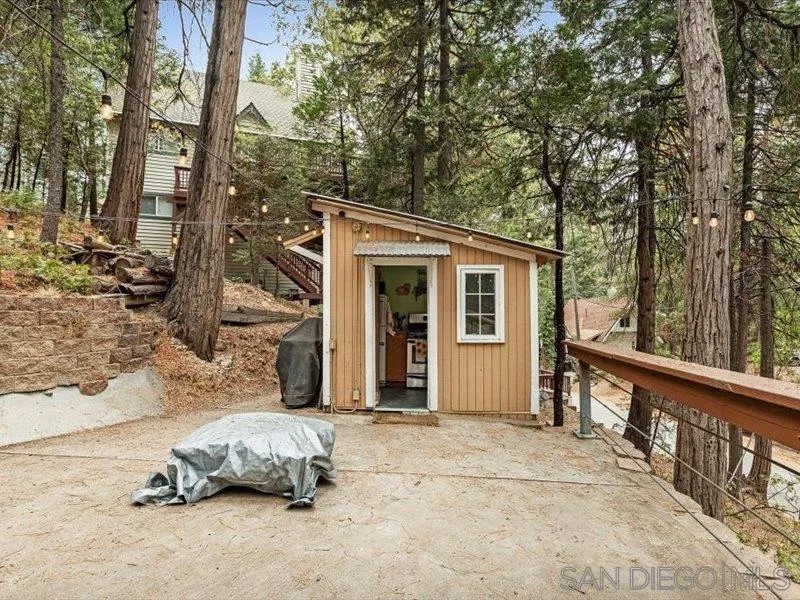 27961 Rainbow Dr.