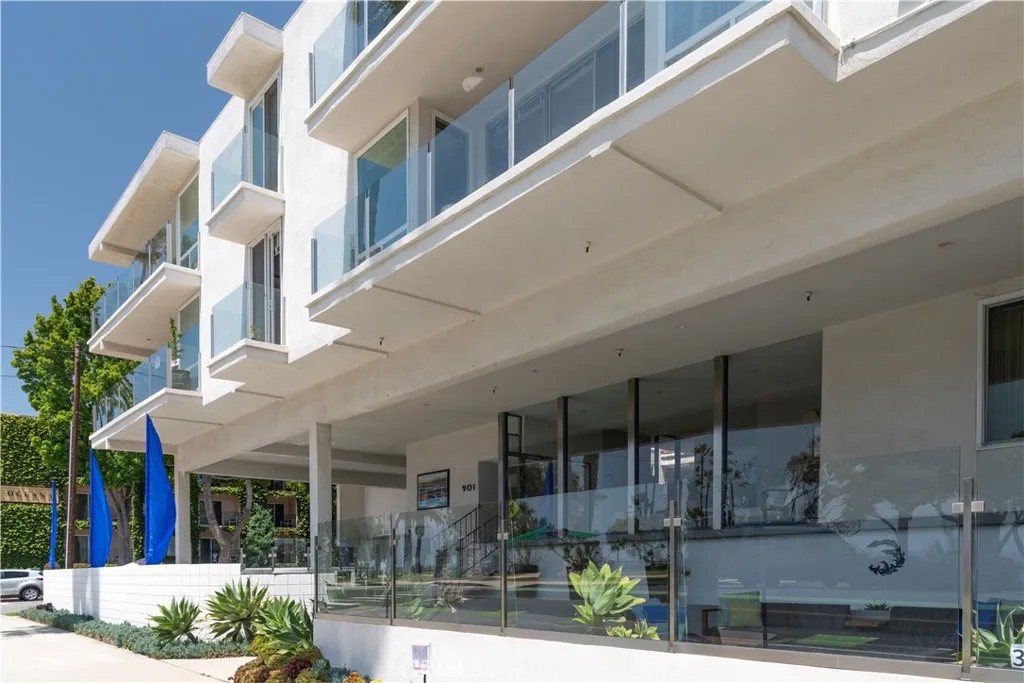 901 Ocean Avenue