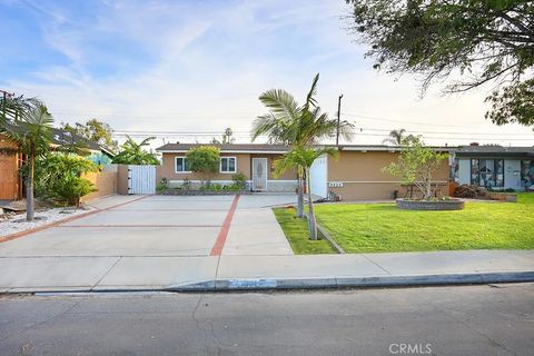 9802 Chanticleer Anaheim CA 92804