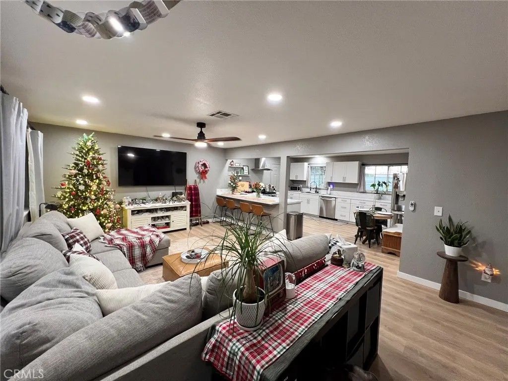 Photo of 8755 Devon Ave, Hesperia, CA 92345 (MLS # HD25269260)