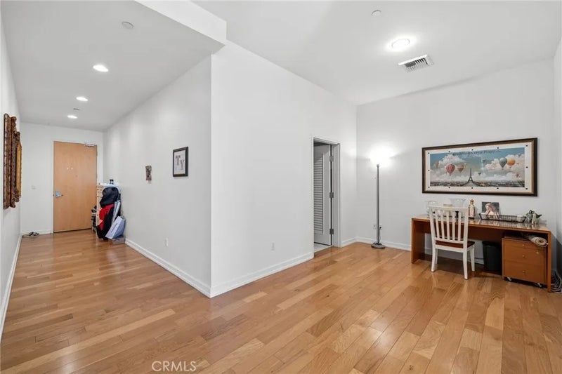801 S Grand 1611