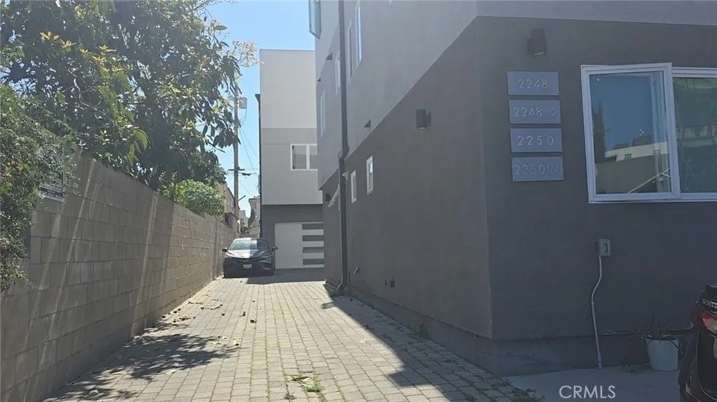 Photo of 2250 W 14th St, Los Angeles, CA 90006 (MLS # AR26047645)