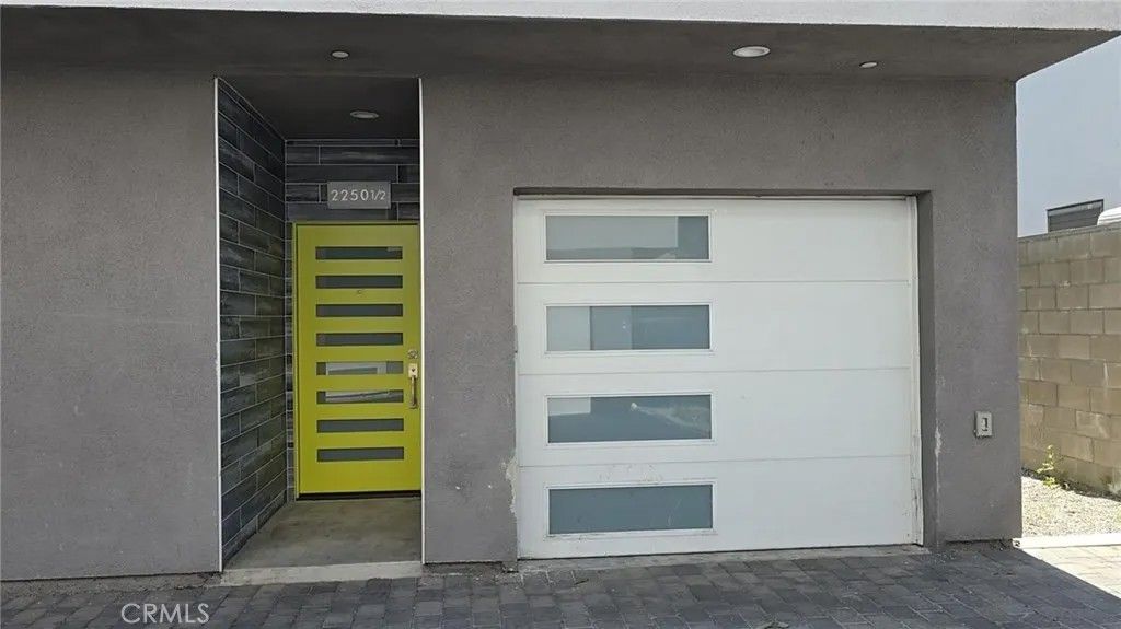 Photo of 2250 W 14th St, Los Angeles, CA 90006 (MLS # AR26047645)