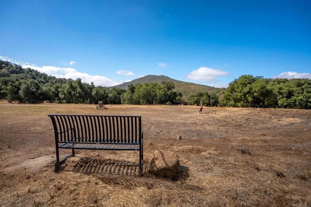 25222 Black Canyon Road