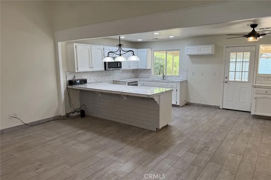 409 W Packwood