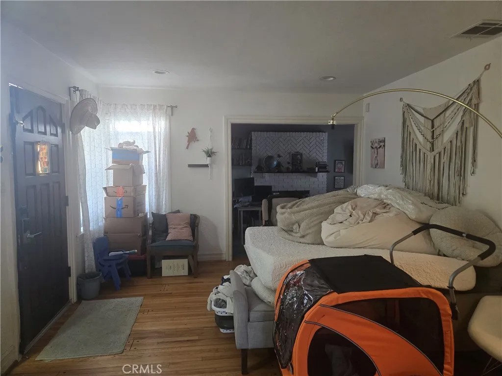 7006 Zelzah Avenue