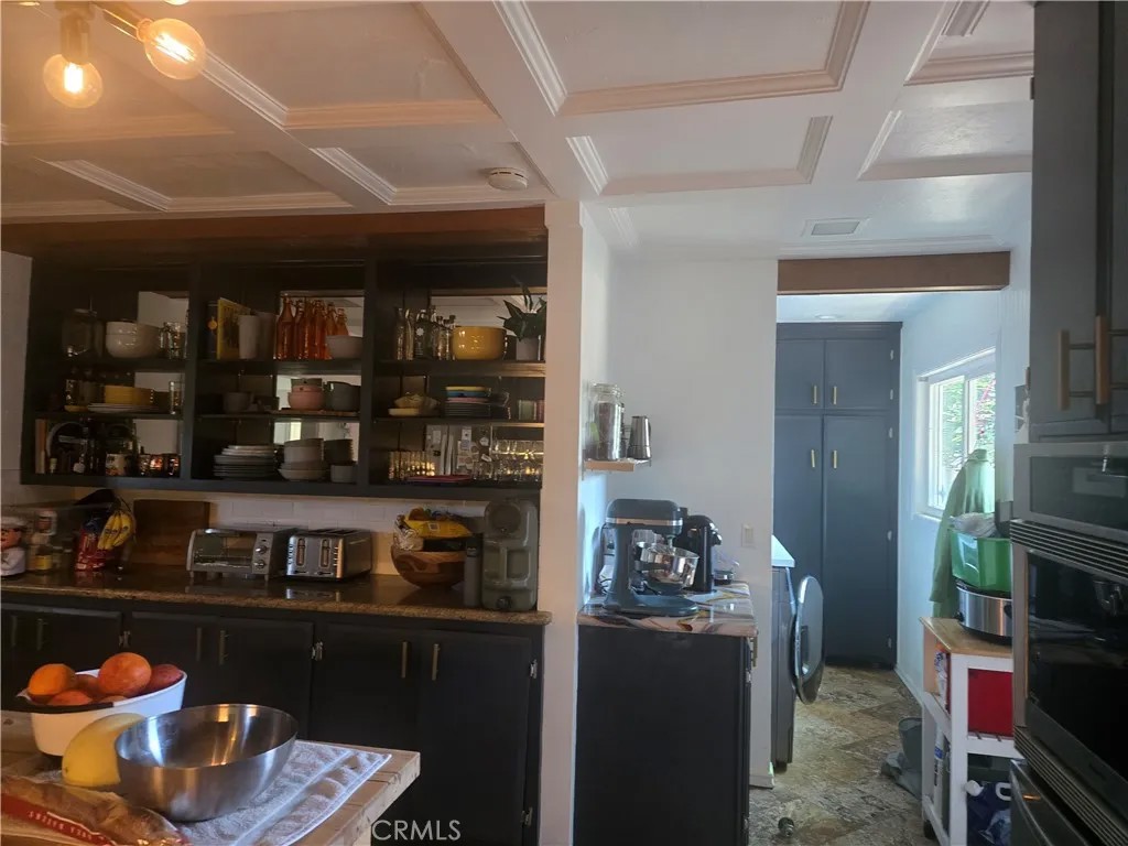 7006 Zelzah Avenue