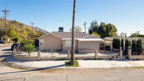 Photo of 1670 N Oxford Avenue, Pasadena, CA 91104 (MLS # GD26219806)