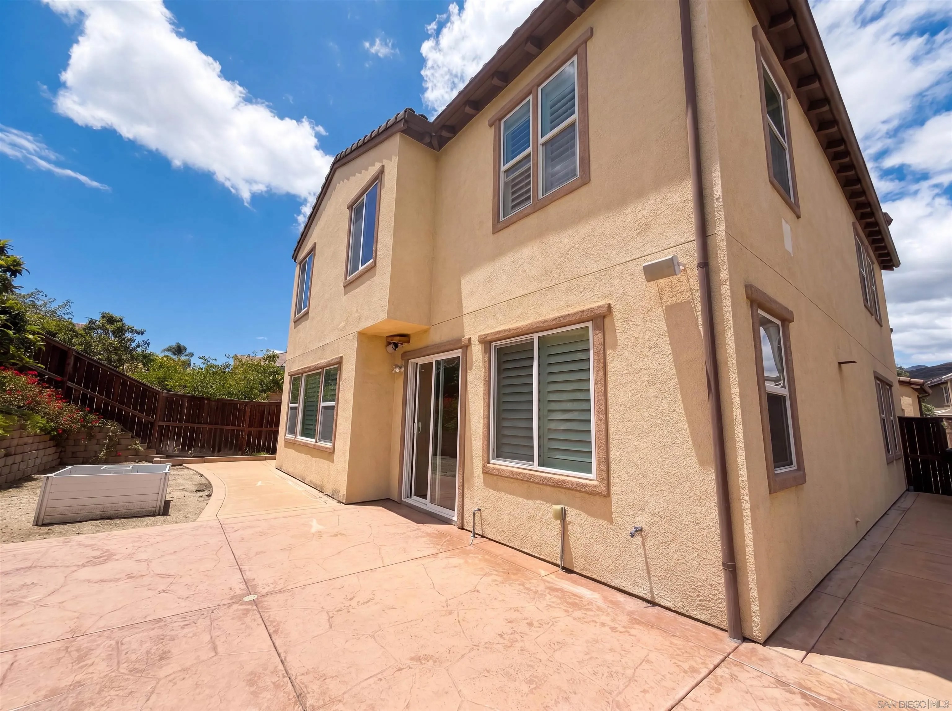 16925 Silver Pine
